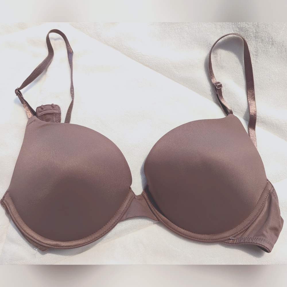 2 NWOT Maiden Form bras 36C. Never worn